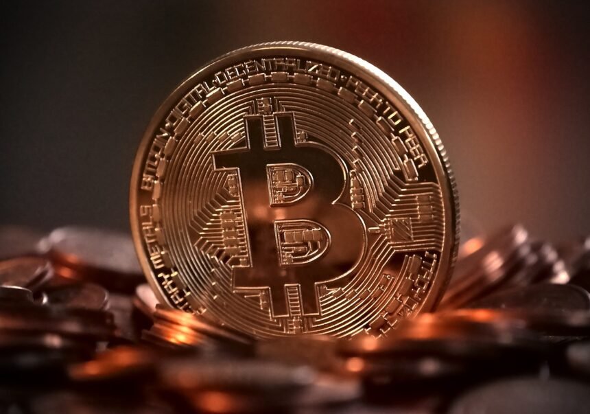 Bitcoin Investment: बिटकॉइन ने केवल 1 साल में दिया 19 लाख का बम्पर रिटर्न